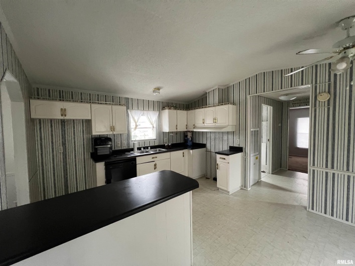 112 Old Marion Road, Goreville, Illinois 62939, 2 Bedrooms Bedrooms, 0 ,2 BathroomsBathrooms,Residential,For Sale,Old Marion,0,RMAEB460648