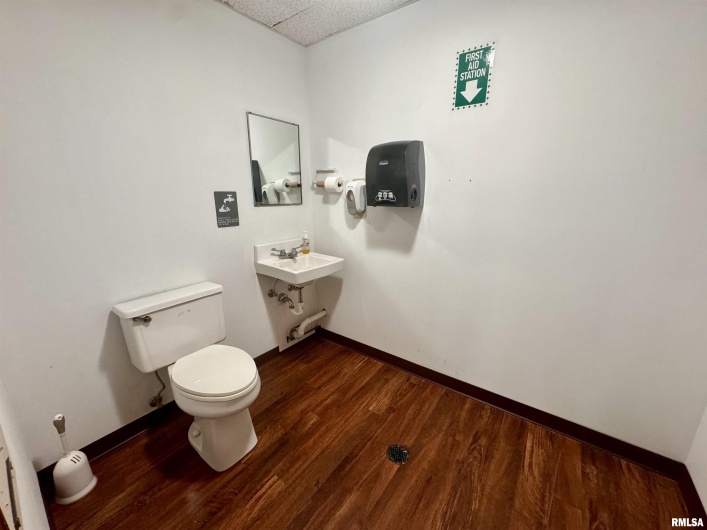 3907 Ernestine Drive, Marion, Illinois 62959, 0 , 0 ,0,Commercial Sale,For Sale,Ernestine,0,RMAEB460649