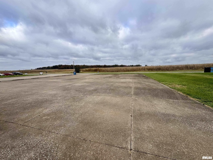 3907 Ernestine Drive, Marion, Illinois 62959, 0 , 0 ,0,Commercial Sale,For Sale,Ernestine,0,RMAEB460649