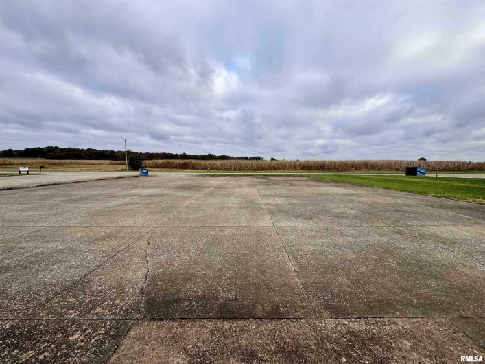 3907 Ernestine Drive, Marion, Illinois 62959, 0 , 0 ,0,Commercial Sale,For Sale,Ernestine,0,RMAEB460649