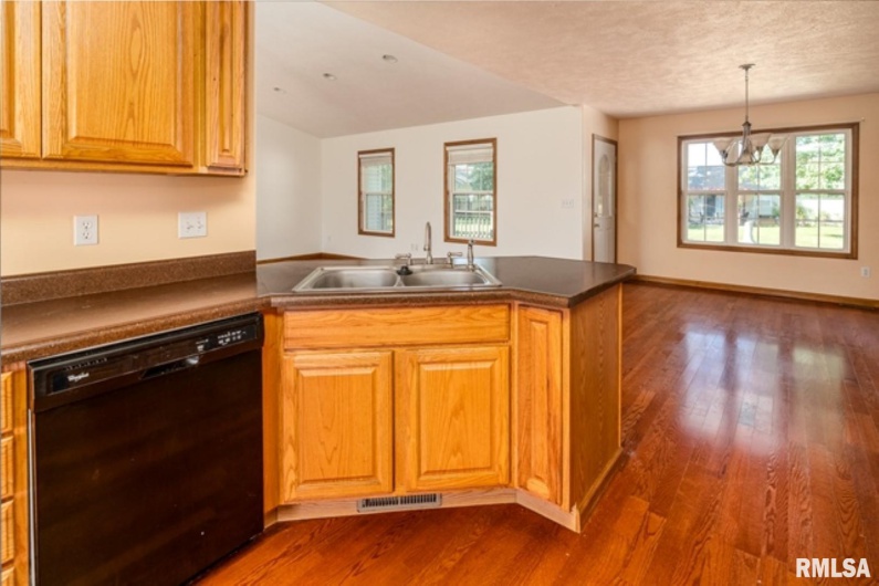 309 EVERGREEN Trail, Herrin, Illinois 62948, 3 Bedrooms Bedrooms, 0 ,2 BathroomsBathrooms,Residential,For Sale,EVERGREEN,0,RMAEB460655