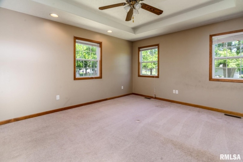 309 EVERGREEN Trail, Herrin, Illinois 62948, 3 Bedrooms Bedrooms, 0 ,2 BathroomsBathrooms,Residential,For Sale,EVERGREEN,0,RMAEB460655