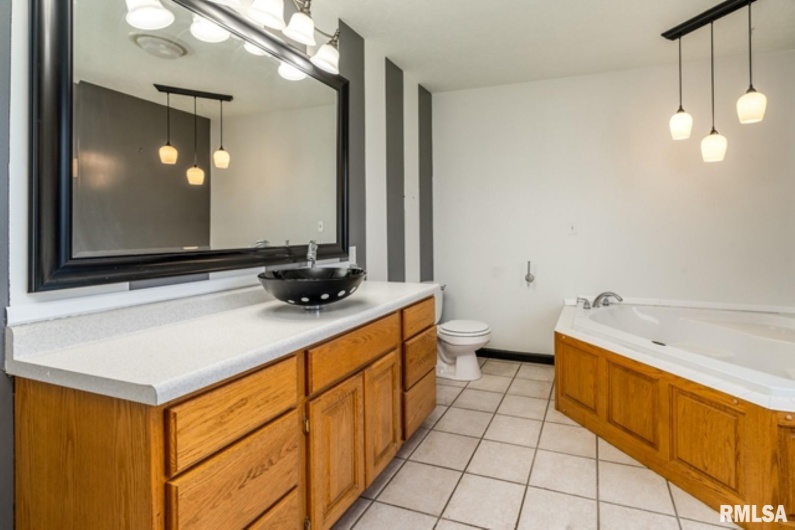 309 EVERGREEN Trail, Herrin, Illinois 62948, 3 Bedrooms Bedrooms, 0 ,2 BathroomsBathrooms,Residential,For Sale,EVERGREEN,0,RMAEB460655