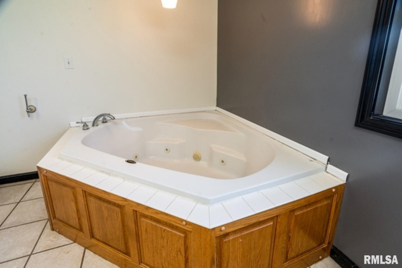 309 EVERGREEN Trail, Herrin, Illinois 62948, 3 Bedrooms Bedrooms, 0 ,2 BathroomsBathrooms,Residential,For Sale,EVERGREEN,0,RMAEB460655