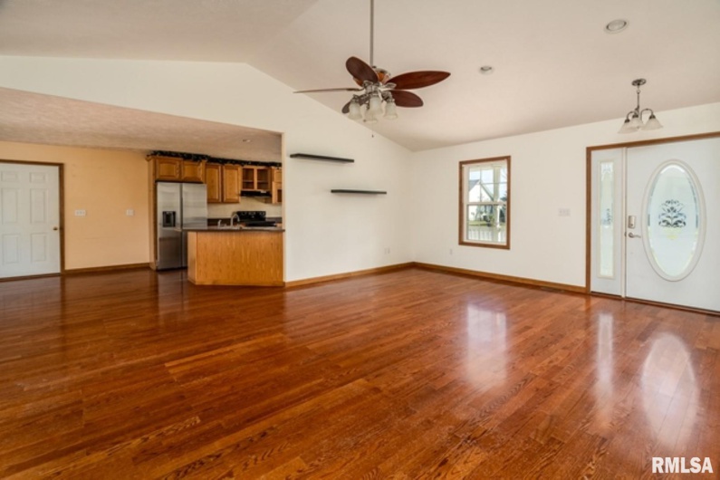 309 EVERGREEN Trail, Herrin, Illinois 62948, 3 Bedrooms Bedrooms, 0 ,2 BathroomsBathrooms,Residential,For Sale,EVERGREEN,0,RMAEB460655