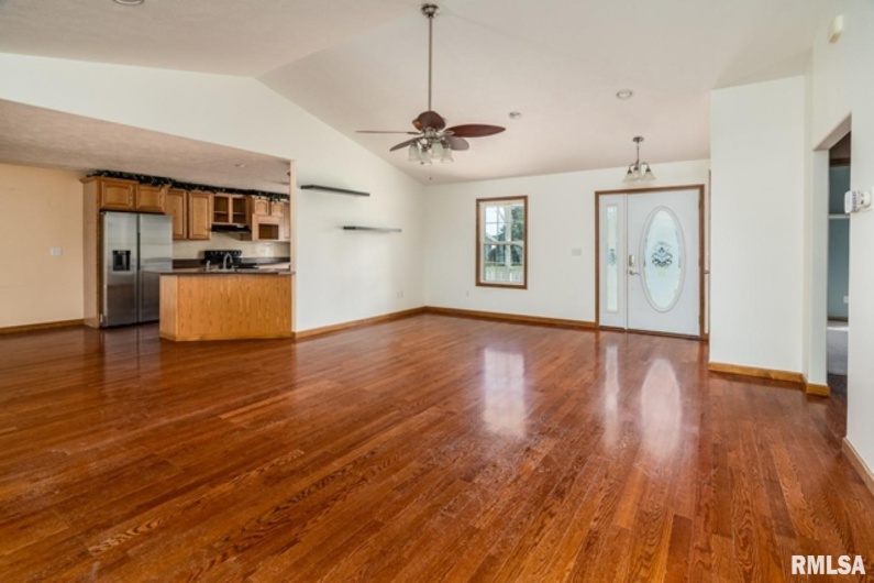 309 EVERGREEN Trail, Herrin, Illinois 62948, 3 Bedrooms Bedrooms, 0 ,2 BathroomsBathrooms,Residential,For Sale,EVERGREEN,0,RMAEB460655