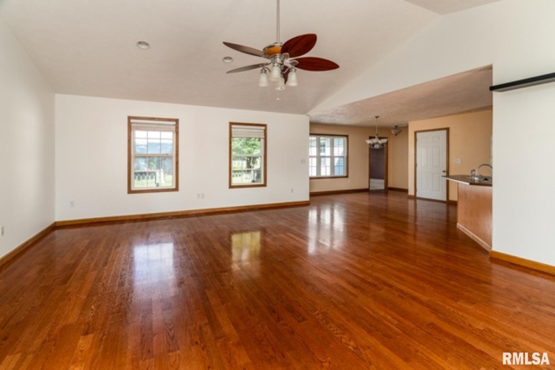 309 EVERGREEN Trail, Herrin, Illinois 62948, 3 Bedrooms Bedrooms, 0 ,2 BathroomsBathrooms,Residential,For Sale,EVERGREEN,0,RMAEB460655