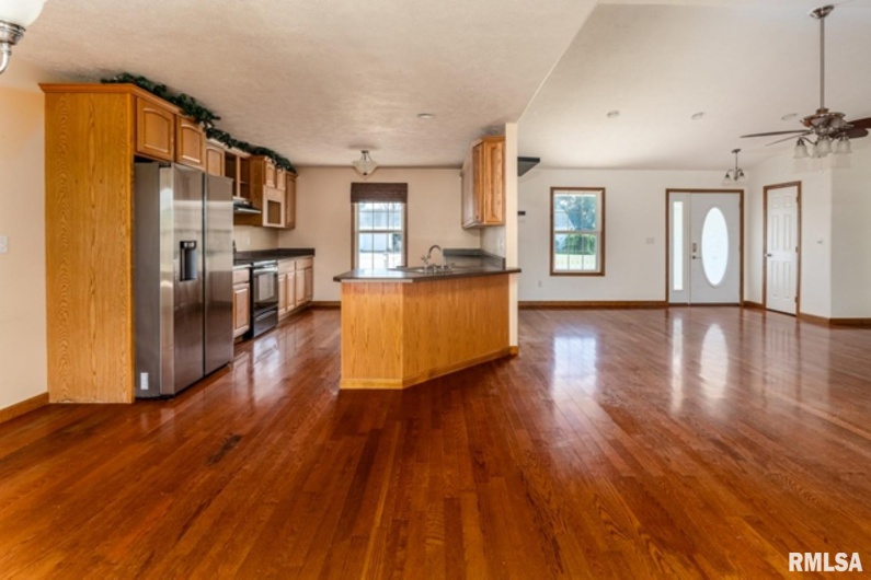 309 EVERGREEN Trail, Herrin, Illinois 62948, 3 Bedrooms Bedrooms, 0 ,2 BathroomsBathrooms,Residential,For Sale,EVERGREEN,0,RMAEB460655