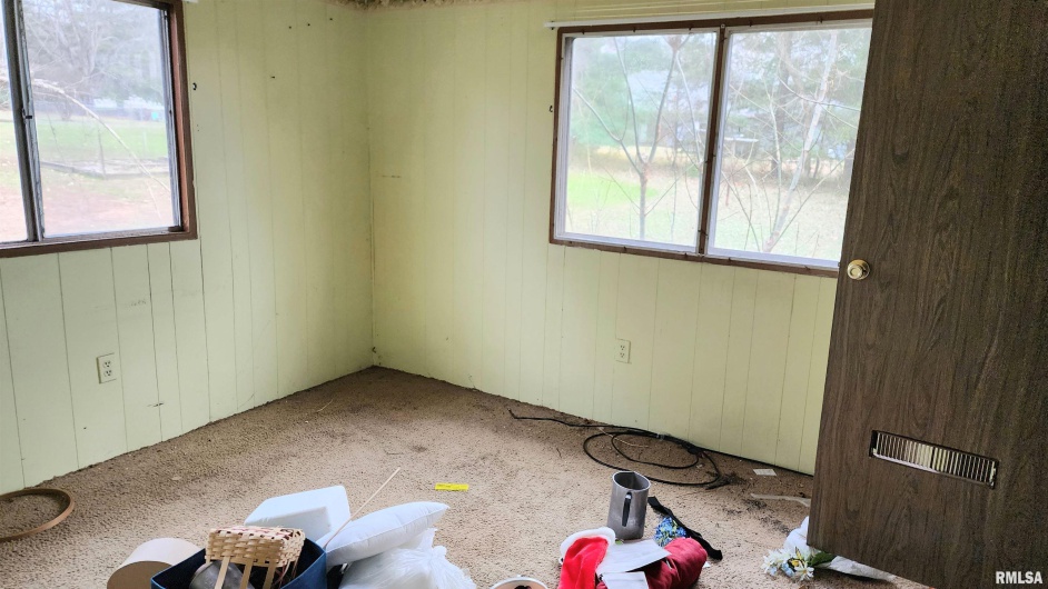 213 VIRGINIA Street, Cambria, Illinois 62915, 2 Bedrooms Bedrooms, 0 ,2 BathroomsBathrooms,Residential,For Sale,VIRGINIA,0,RMAEB460657