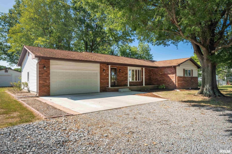 4799 Route 37 Route, Marion, Illinois 62959, 3 Bedrooms Bedrooms, 0 ,2 BathroomsBathrooms,Residential,For Sale,Route 37,0,RMAEB459721