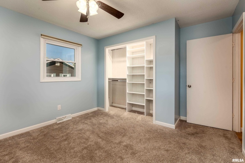 4799 Route 37 Route, Marion, Illinois 62959, 3 Bedrooms Bedrooms, 0 ,2 BathroomsBathrooms,Residential,For Sale,Route 37,0,RMAEB459721