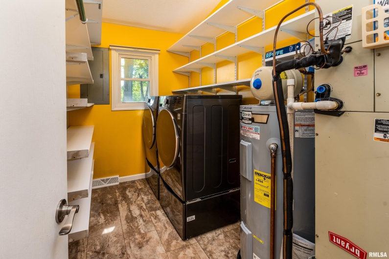 4799 Route 37 Route, Marion, Illinois 62959, 3 Bedrooms Bedrooms, 0 ,2 BathroomsBathrooms,Residential,For Sale,Route 37,0,RMAEB459721