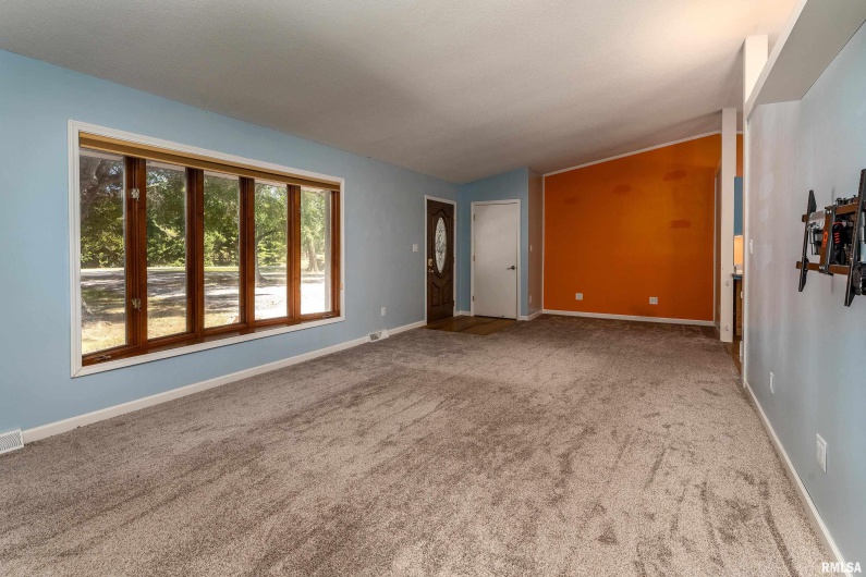 4799 Route 37 Route, Marion, Illinois 62959, 3 Bedrooms Bedrooms, 0 ,2 BathroomsBathrooms,Residential,For Sale,Route 37,0,RMAEB459721