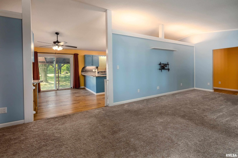 4799 Route 37 Route, Marion, Illinois 62959, 3 Bedrooms Bedrooms, 0 ,2 BathroomsBathrooms,Residential,For Sale,Route 37,0,RMAEB459721