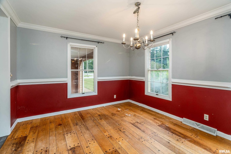 3000 KENT Street, Carbondale, Illinois 62901, 5 Bedrooms Bedrooms, 0 ,3 BathroomsBathrooms,Residential,For Sale,KENT,0,RMAEB459866