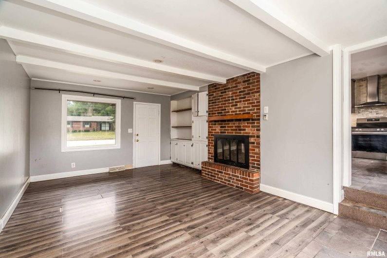 3000 KENT Street, Carbondale, Illinois 62901, 5 Bedrooms Bedrooms, 0 ,3 BathroomsBathrooms,Residential,For Sale,KENT,0,RMAEB459866