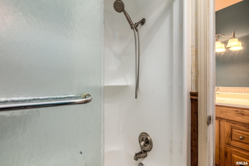 3000 KENT Street, Carbondale, Illinois 62901, 5 Bedrooms Bedrooms, 0 ,3 BathroomsBathrooms,Residential,For Sale,KENT,0,RMAEB459866