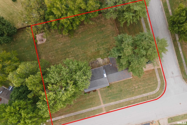 3000 KENT Street, Carbondale, Illinois 62901, 5 Bedrooms Bedrooms, 0 ,3 BathroomsBathrooms,Residential,For Sale,KENT,0,RMAEB459866