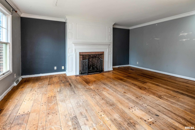 3000 KENT Street, Carbondale, Illinois 62901, 5 Bedrooms Bedrooms, 0 ,3 BathroomsBathrooms,Residential,For Sale,KENT,0,RMAEB459866