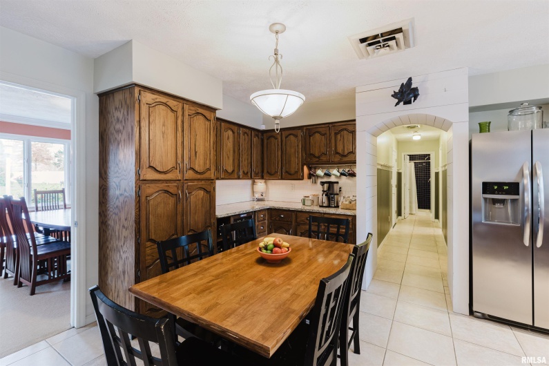 1502 NAGEL Drive, Marion, Illinois 62959, 4 Bedrooms Bedrooms, 0 ,3 BathroomsBathrooms,Residential,For Sale,NAGEL,0,RMAQC4269704