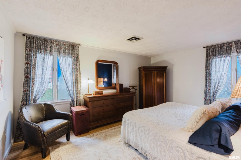 1502 NAGEL Drive, Marion, Illinois 62959, 4 Bedrooms Bedrooms, 0 ,3 BathroomsBathrooms,Residential,For Sale,NAGEL,0,RMAQC4269704