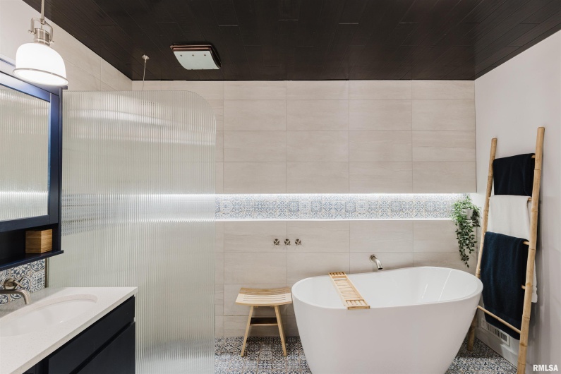 1502 NAGEL Drive, Marion, Illinois 62959, 4 Bedrooms Bedrooms, 0 ,3 BathroomsBathrooms,Residential,For Sale,NAGEL,0,RMAQC4269704