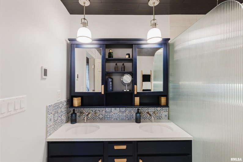 1502 NAGEL Drive, Marion, Illinois 62959, 4 Bedrooms Bedrooms, 0 ,3 BathroomsBathrooms,Residential,For Sale,NAGEL,0,RMAQC4269704