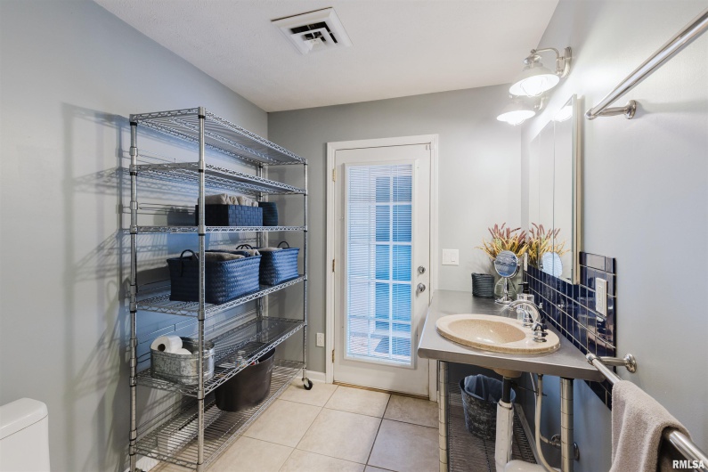 1502 NAGEL Drive, Marion, Illinois 62959, 4 Bedrooms Bedrooms, 0 ,3 BathroomsBathrooms,Residential,For Sale,NAGEL,0,RMAQC4269704