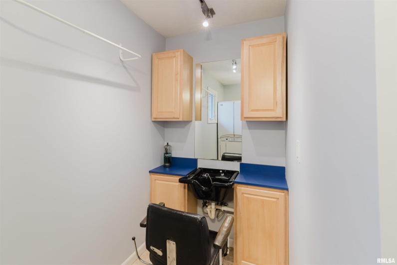 1502 NAGEL Drive, Marion, Illinois 62959, 4 Bedrooms Bedrooms, 0 ,3 BathroomsBathrooms,Residential,For Sale,NAGEL,0,RMAQC4269704