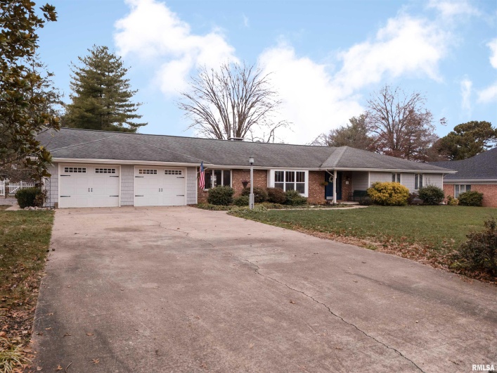 1502 NAGEL Drive, Marion, Illinois 62959, 4 Bedrooms Bedrooms, 0 ,3 BathroomsBathrooms,Residential,For Sale,NAGEL,0,RMAQC4269704