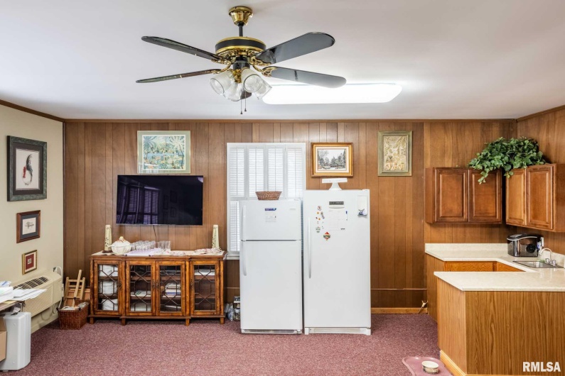 105 Woodlake Lane, Eldorado, Illinois 62930, 3 Bedrooms Bedrooms, 0 ,2 BathroomsBathrooms,Residential,For Sale,Woodlake,0,RMAEB460662