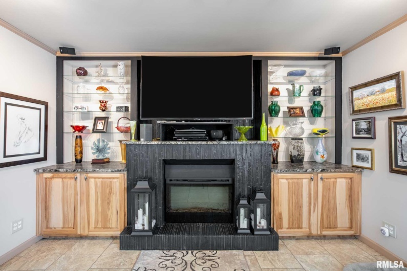 105 Woodlake Lane, Eldorado, Illinois 62930, 3 Bedrooms Bedrooms, 0 ,2 BathroomsBathrooms,Residential,For Sale,Woodlake,0,RMAEB460662