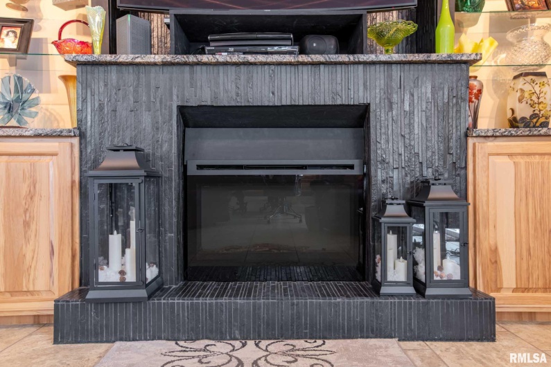 105 Woodlake Lane, Eldorado, Illinois 62930, 3 Bedrooms Bedrooms, 0 ,2 BathroomsBathrooms,Residential,For Sale,Woodlake,0,RMAEB460662