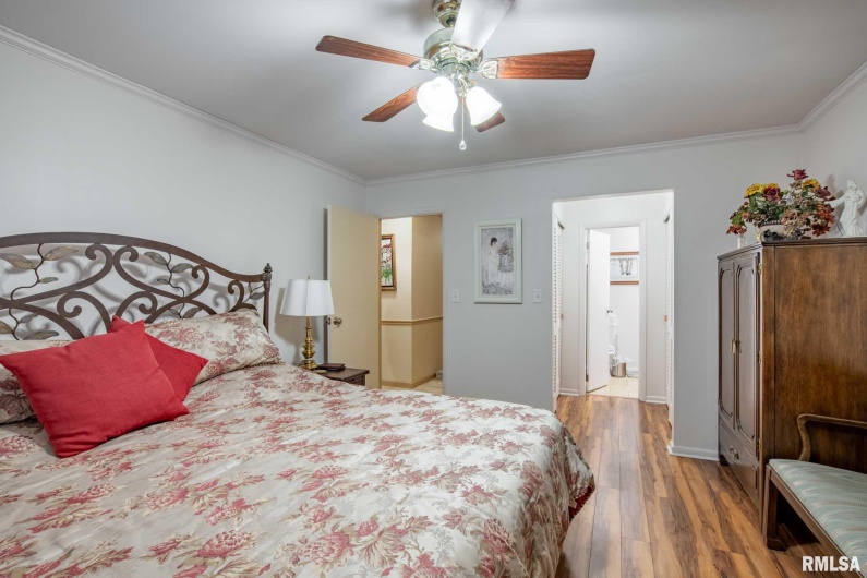 105 Woodlake Lane, Eldorado, Illinois 62930, 3 Bedrooms Bedrooms, 0 ,2 BathroomsBathrooms,Residential,For Sale,Woodlake,0,RMAEB460662