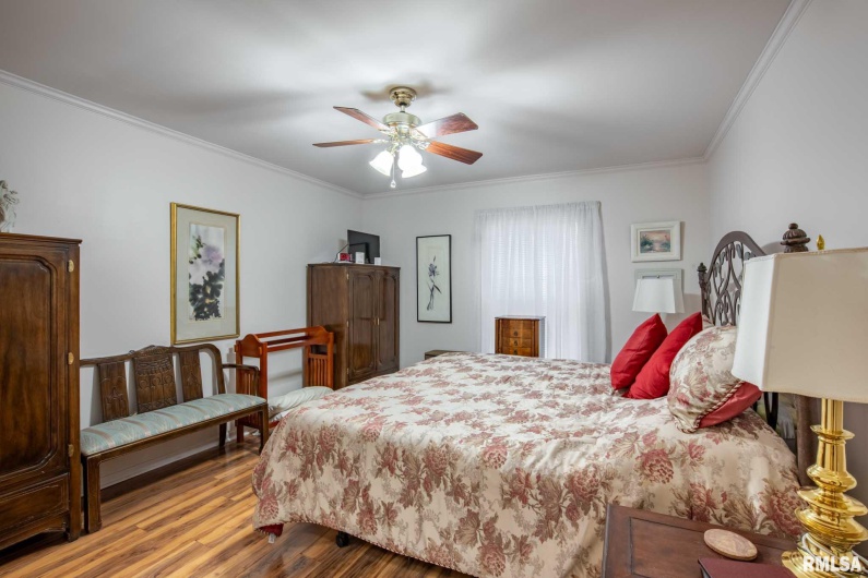 105 Woodlake Lane, Eldorado, Illinois 62930, 3 Bedrooms Bedrooms, 0 ,2 BathroomsBathrooms,Residential,For Sale,Woodlake,0,RMAEB460662