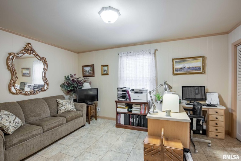 105 Woodlake Lane, Eldorado, Illinois 62930, 3 Bedrooms Bedrooms, 0 ,2 BathroomsBathrooms,Residential,For Sale,Woodlake,0,RMAEB460662