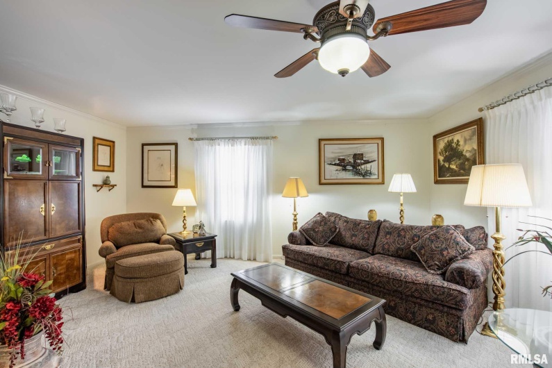 105 Woodlake Lane, Eldorado, Illinois 62930, 3 Bedrooms Bedrooms, 0 ,2 BathroomsBathrooms,Residential,For Sale,Woodlake,0,RMAEB460662