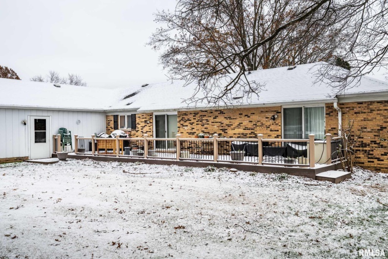 105 Woodlake Lane, Eldorado, Illinois 62930, 3 Bedrooms Bedrooms, 0 ,2 BathroomsBathrooms,Residential,For Sale,Woodlake,0,RMAEB460662