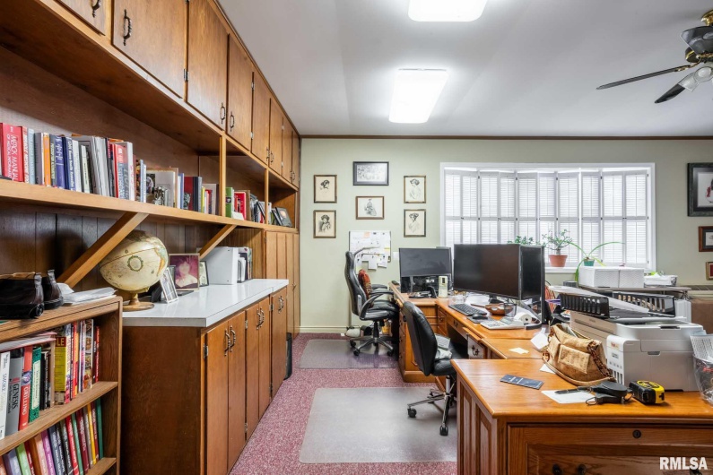 105 Woodlake Lane, Eldorado, Illinois 62930, 3 Bedrooms Bedrooms, 0 ,2 BathroomsBathrooms,Residential,For Sale,Woodlake,0,RMAEB460662