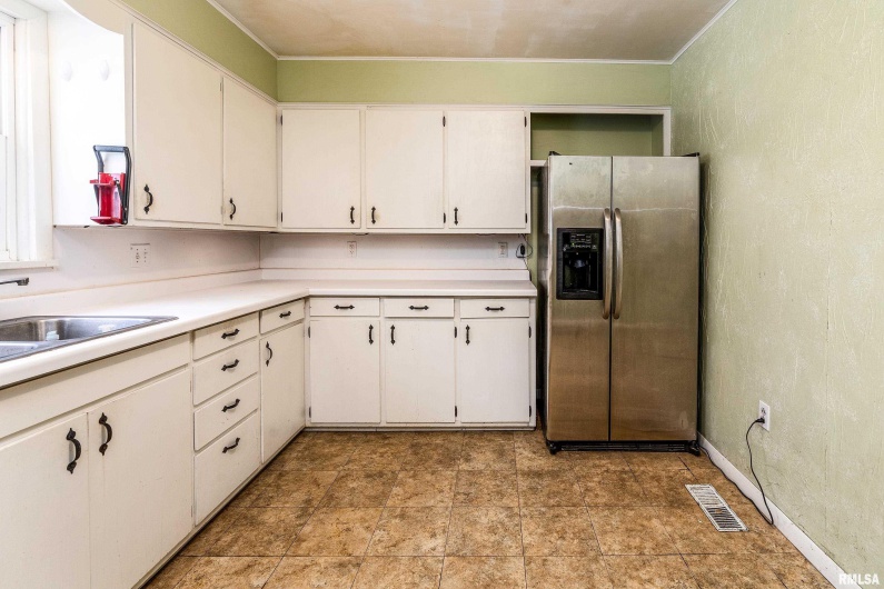 1918 KENNEDY Street, Murphysboro, Illinois 62966, 3 Bedrooms Bedrooms, 0 ,2 BathroomsBathrooms,Residential,For Sale,KENNEDY,0,RMAQC4269845