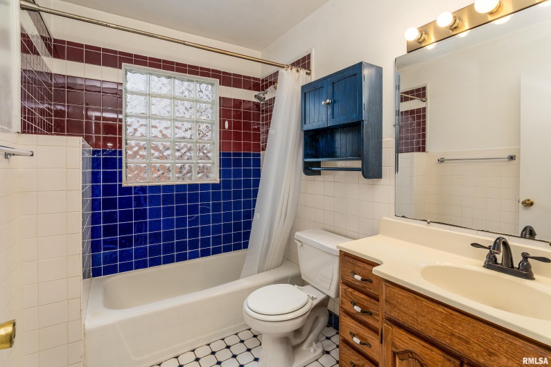 1918 KENNEDY Street, Murphysboro, Illinois 62966, 3 Bedrooms Bedrooms, 0 ,2 BathroomsBathrooms,Residential,For Sale,KENNEDY,0,RMAQC4269845