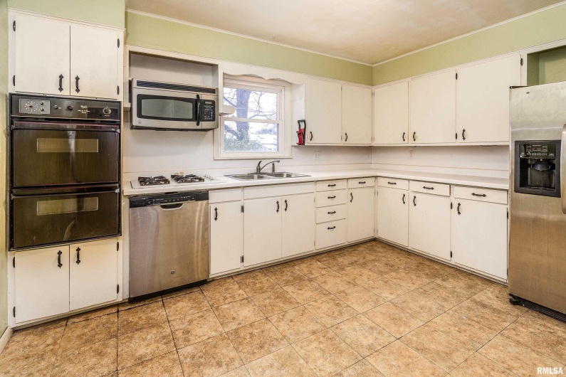 1918 KENNEDY Street, Murphysboro, Illinois 62966, 3 Bedrooms Bedrooms, 0 ,2 BathroomsBathrooms,Residential,For Sale,KENNEDY,0,RMAQC4269845