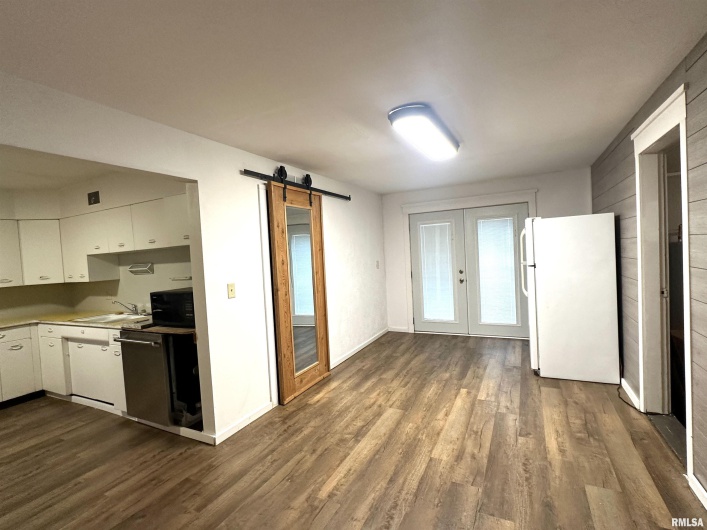 1206 Chautauqua Street, Carbondale, Illinois 62901, 3 Bedrooms Bedrooms, 0 ,2 BathroomsBathrooms,Residential,For Sale,Chautauqua,0,RMAEB460671