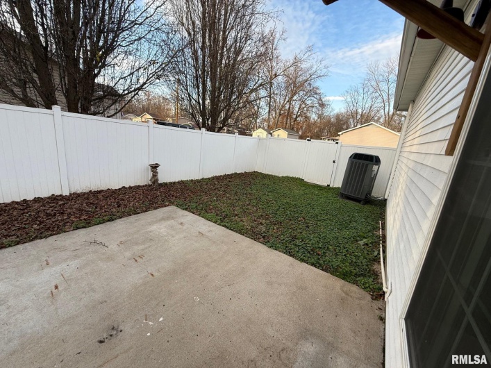 1321 7TH Street, Herrin, Illinois 62948, 3 Bedrooms Bedrooms, 0 ,2 BathroomsBathrooms,Residential,For Sale,7TH,0,RMAQC4269854