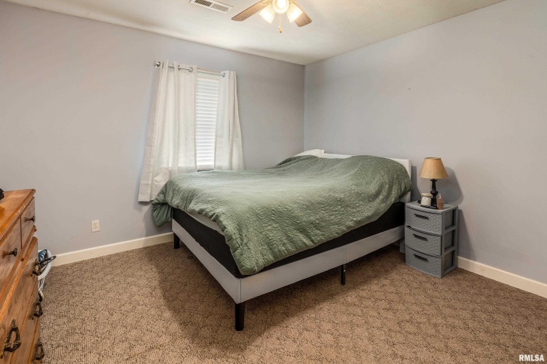 902 TAFT Street, Marion, Illinois 62959, 2 Bedrooms Bedrooms, 0 ,1 BathroomBathrooms,Residential,For Sale,TAFT,0,RMAQC4268105