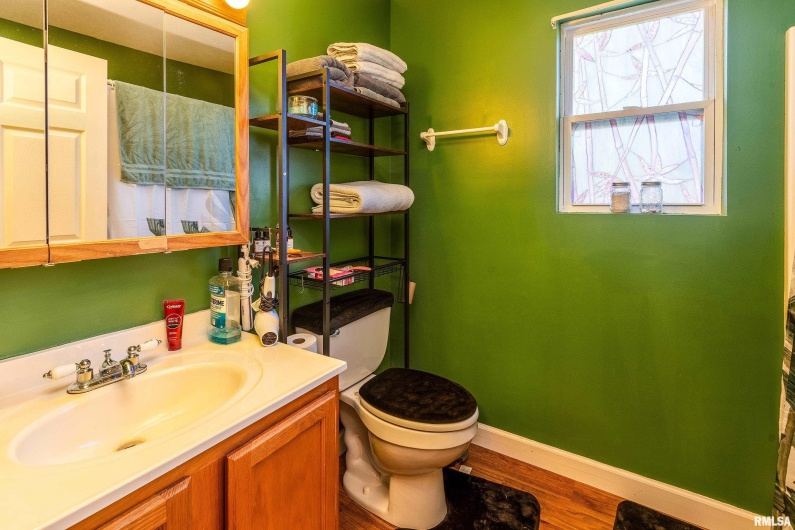 902 TAFT Street, Marion, Illinois 62959, 2 Bedrooms Bedrooms, 0 ,1 BathroomBathrooms,Residential,For Sale,TAFT,0,RMAQC4268105