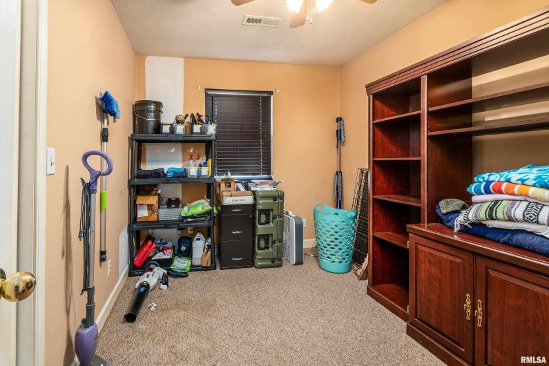 902 TAFT Street, Marion, Illinois 62959, 2 Bedrooms Bedrooms, 0 ,1 BathroomBathrooms,Residential,For Sale,TAFT,0,RMAQC4268105