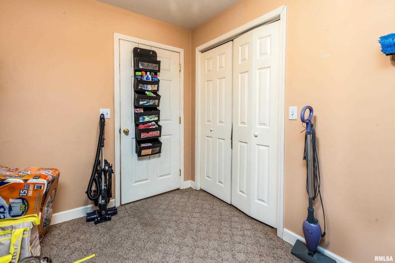 902 TAFT Street, Marion, Illinois 62959, 2 Bedrooms Bedrooms, 0 ,1 BathroomBathrooms,Residential,For Sale,TAFT,0,RMAQC4268105