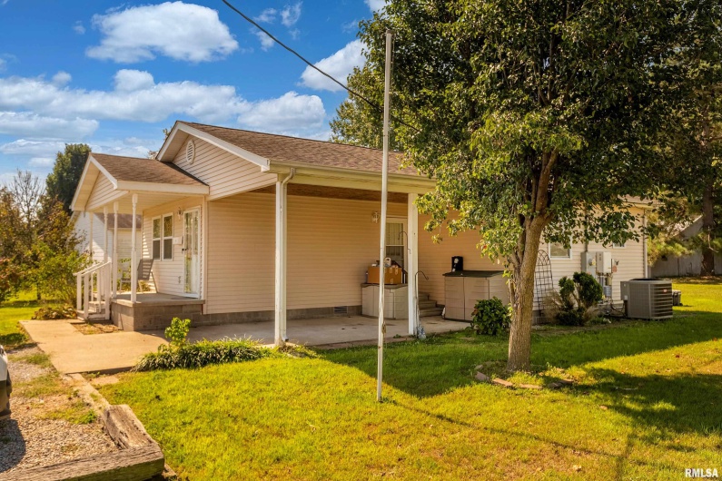 902 TAFT Street, Marion, Illinois 62959, 2 Bedrooms Bedrooms, 0 ,1 BathroomBathrooms,Residential,For Sale,TAFT,0,RMAQC4268105