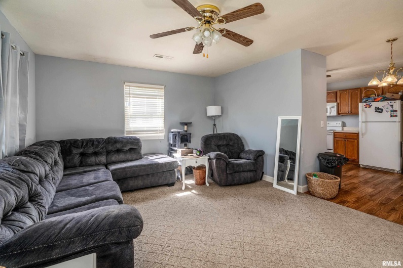 902 TAFT Street, Marion, Illinois 62959, 2 Bedrooms Bedrooms, 0 ,1 BathroomBathrooms,Residential,For Sale,TAFT,0,RMAQC4268105